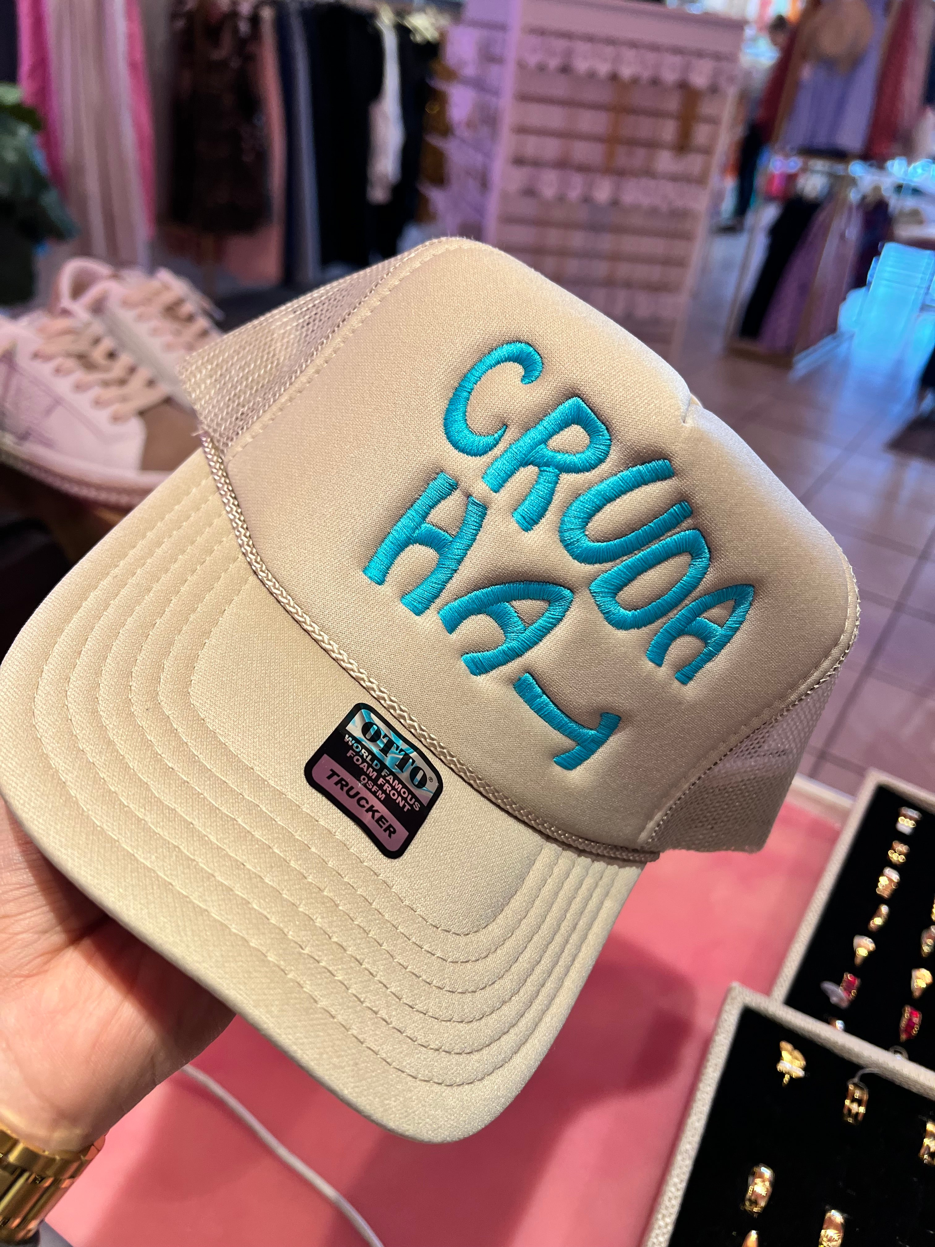 Cruda Hat