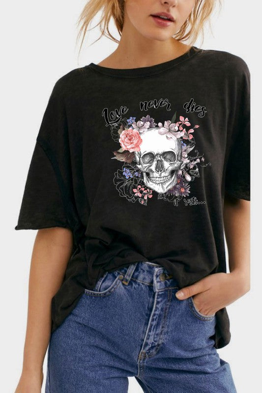 SKULL AND FLOWER GRAPHIC TEE